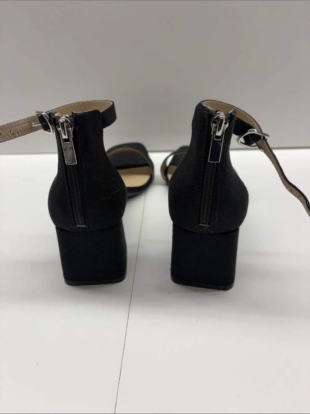 NEW Life Stride Women’s Black Ankle-Strap Block Heel Sandals Size 9